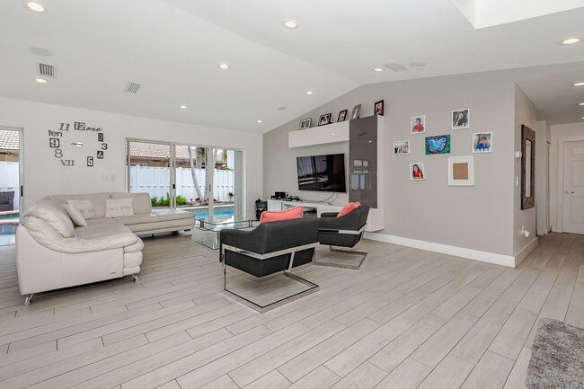 Photo - 16931 SW 5th Ct