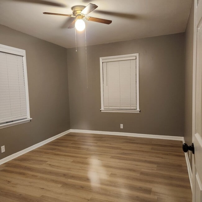 Photo - 320 Roney Dr