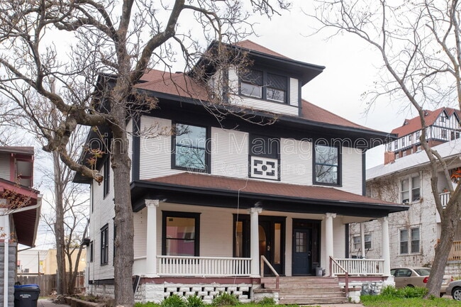 Photo - 3224 E Oakland Ave