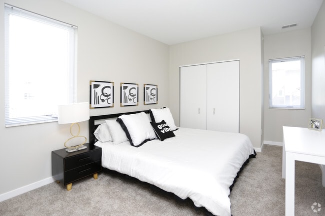 Piper Lakes Apartment Homes