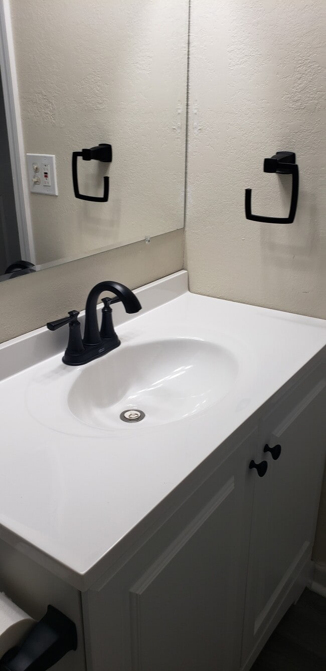 Amberlake Apartments