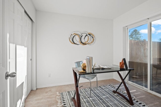 Photo - 3 bedroom Greenwood townhome with a view!