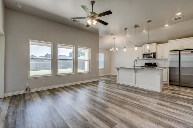 3 Bedroom 2 Bath House for Lease!!