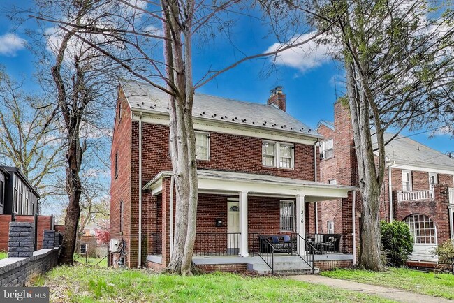 Building Photo - 1316 Van Buren St NW Rental