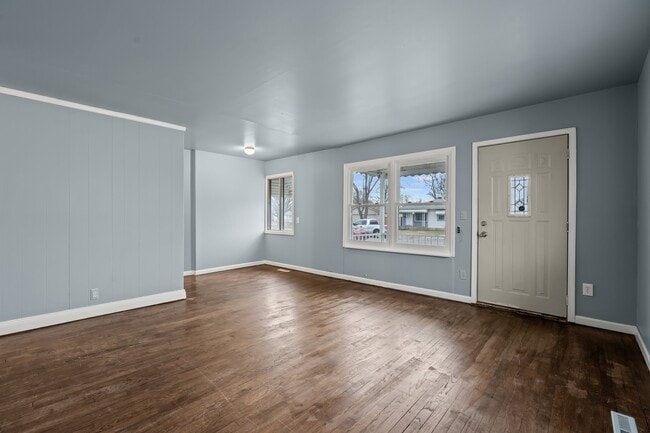 Photo - 6832 Cornell St