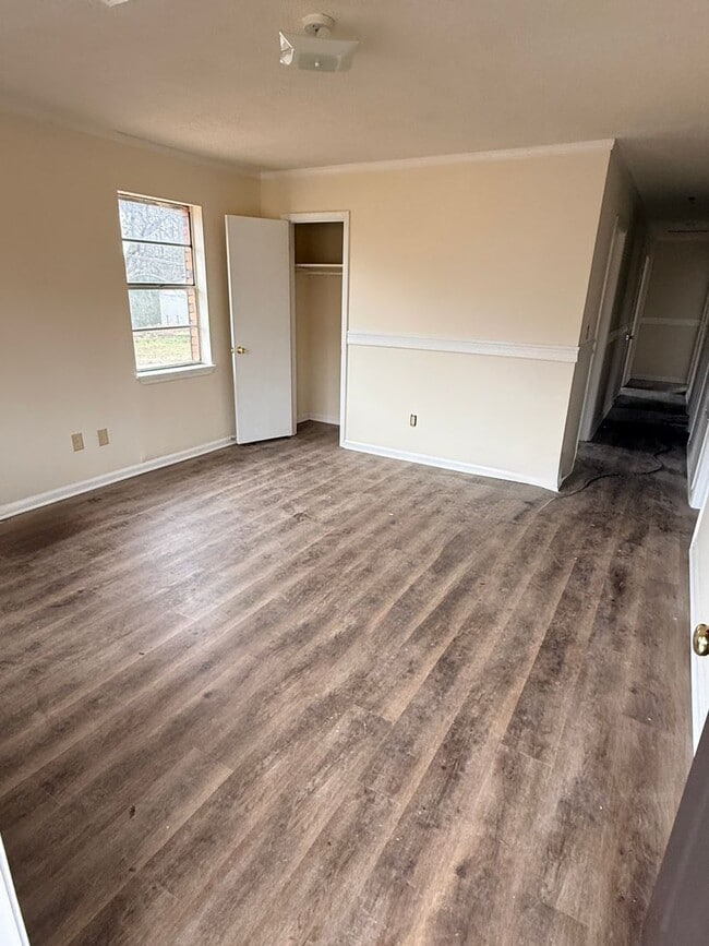 Photo - 4 bedroom 2 bath HOUSE!