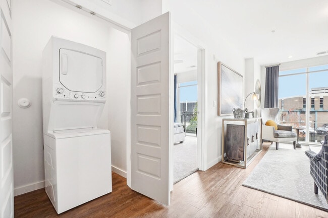 A1 1BR, 1BA - 707SF Bathroom