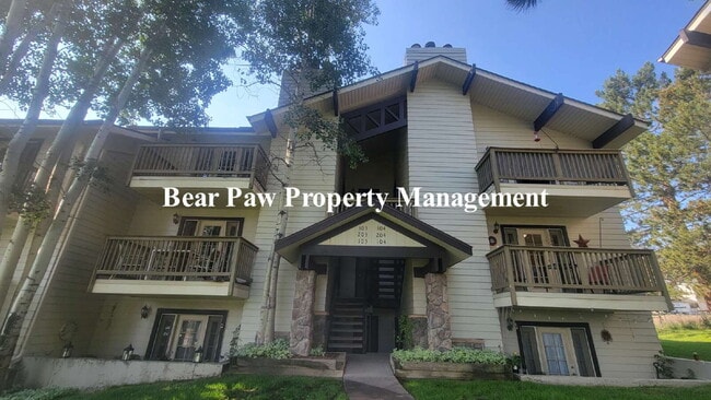 Building Photo - 2 bed / 1 bath rental Unit #303