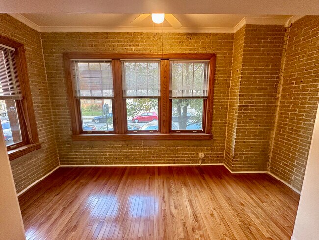 Photo - 5606 N Kenmore Ave Unidad 1