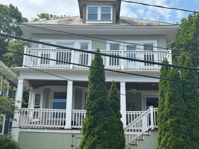 Building Photo - 84 Brayton Rd Unit 2 Rental