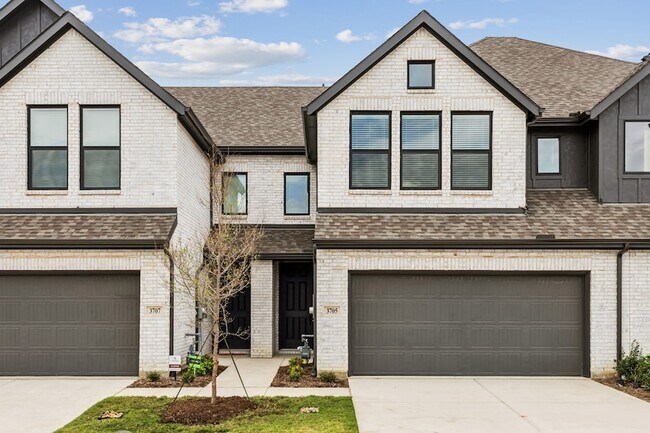 Photo - 3705 Pierce Ln