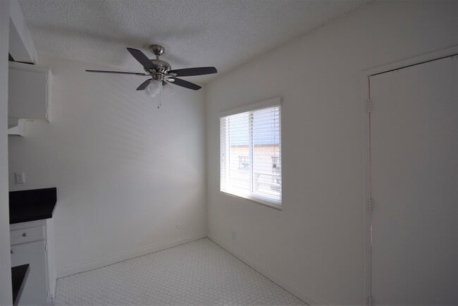 Photo - 2429 Cheremoya Ave Unit 06