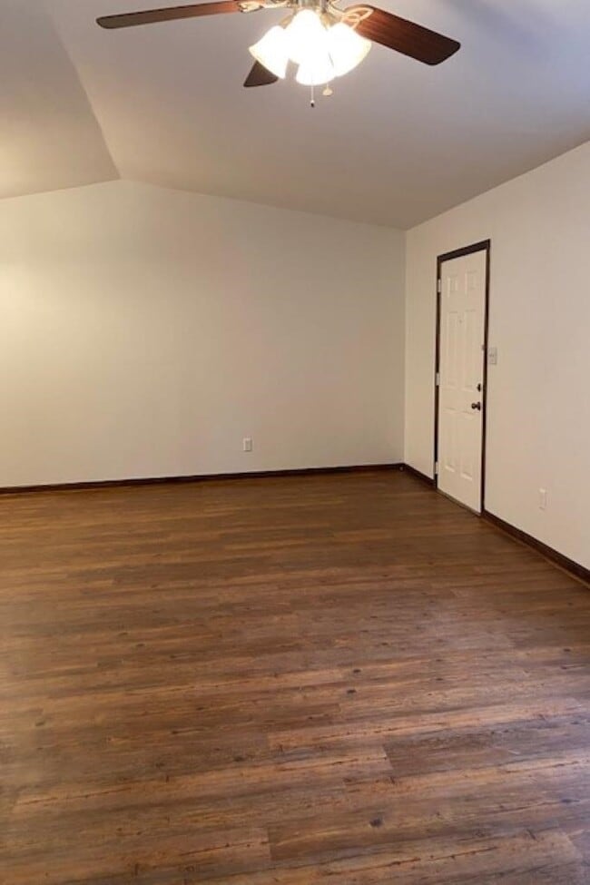 Photo - 177 Whetherbine Way W