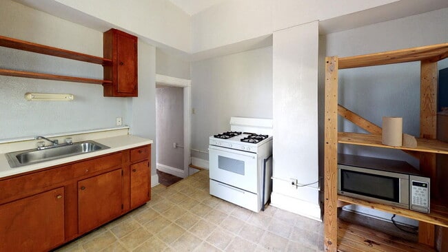 Photo - 2222 Flora St