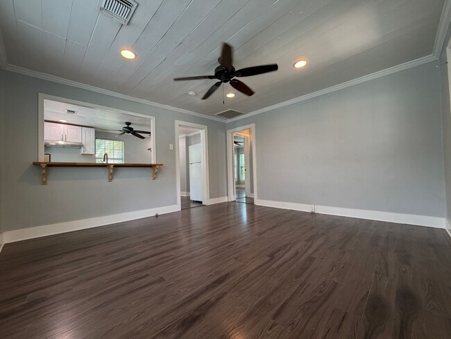 Photo - CUTE 2/1 HOME CLOSE TO DOWNTOWN