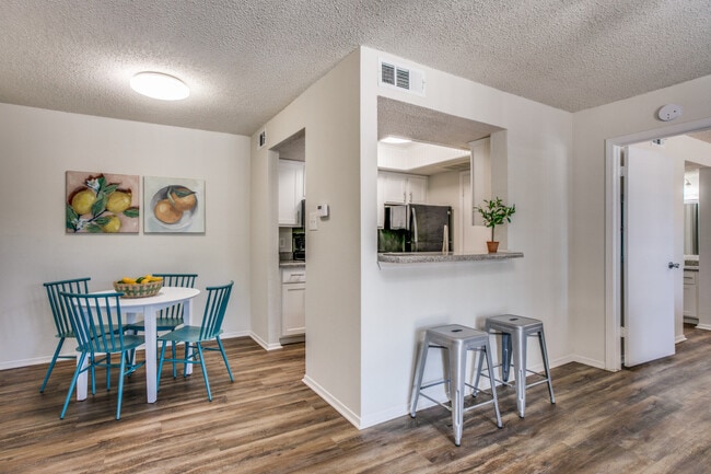 Centre Oaks Apartments