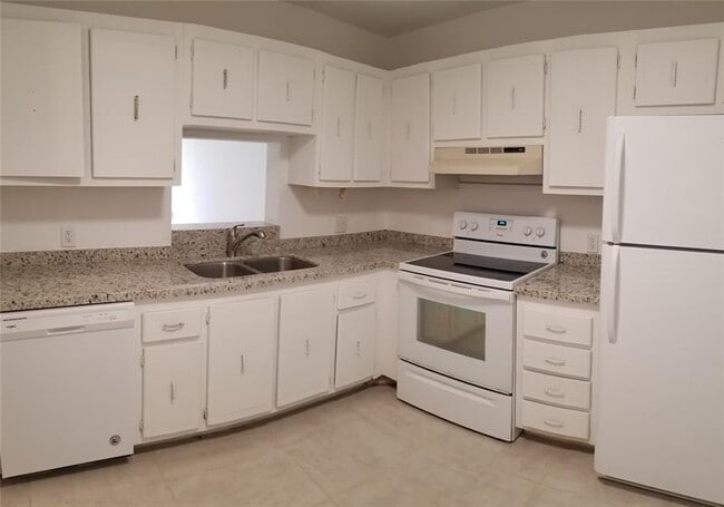 Photo - 11905 NE 2nd Ave Unidad 307