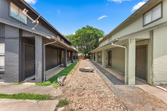 Photo - 1320 Southport Dr