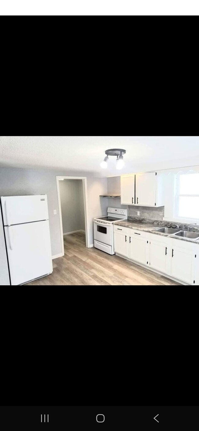 Photo - 400 W Main Ave