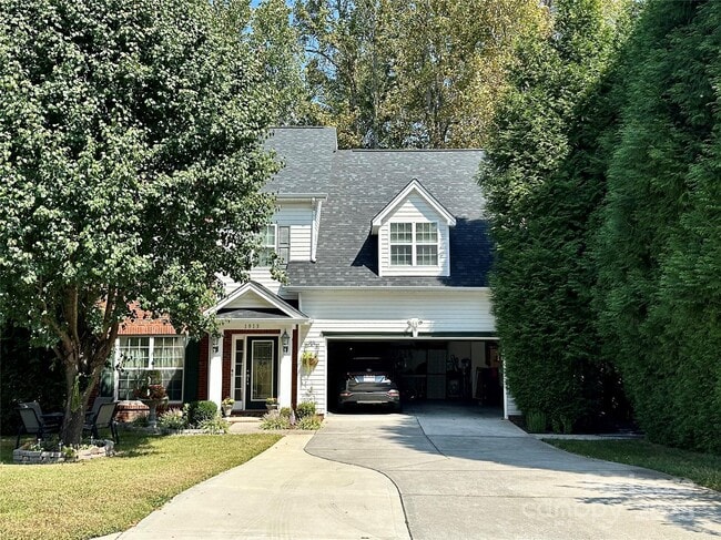 Building Photo - 1913 Thorn Crest Dr