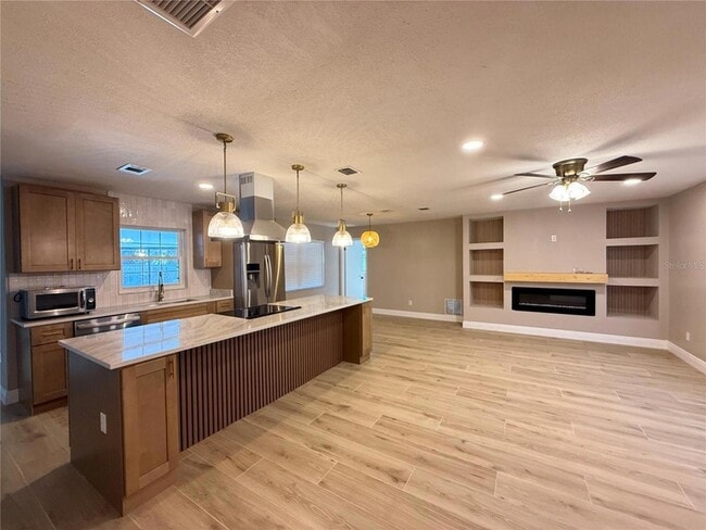 Photo - 1041 Manchester Cir