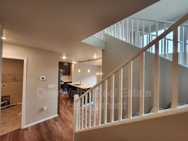 Photo - 207 Shageluk St