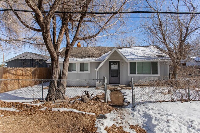 Building Photo - Charming 2-Bedroom, 1-Bath Home in North F...