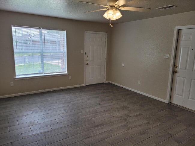 Photo - 4604 Acorn Creek Trail