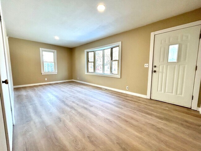 Photo - Cute Home, Close to Fort Riley
