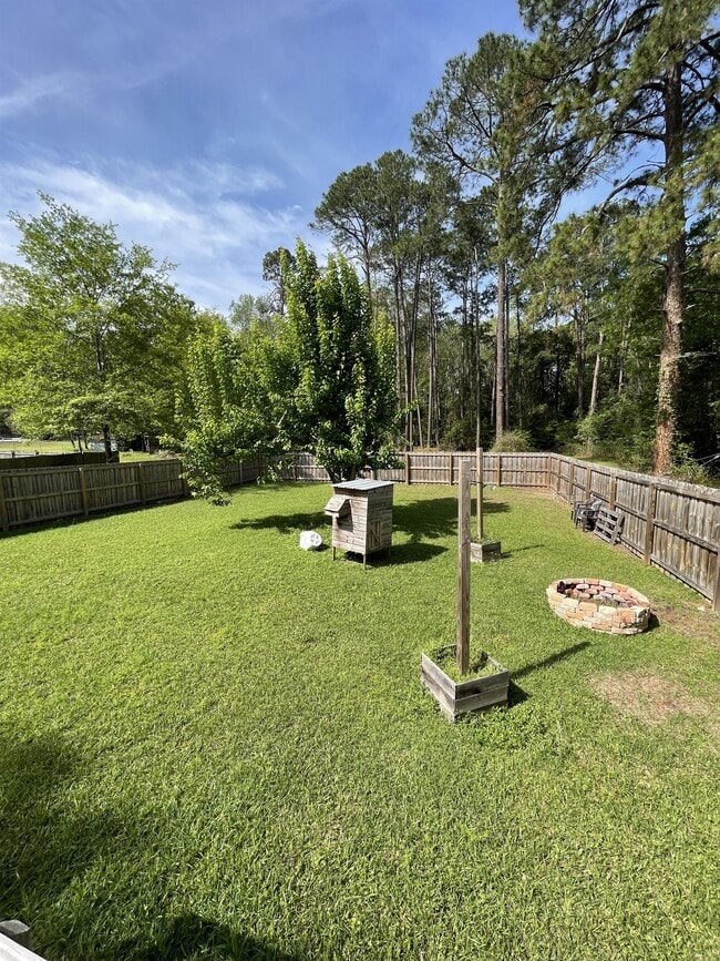 Photo - 310 Victory Dr