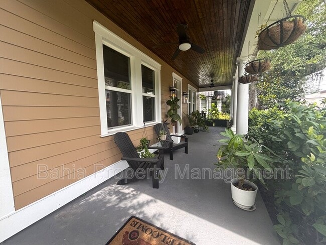 Photo - 211 E Adalee St