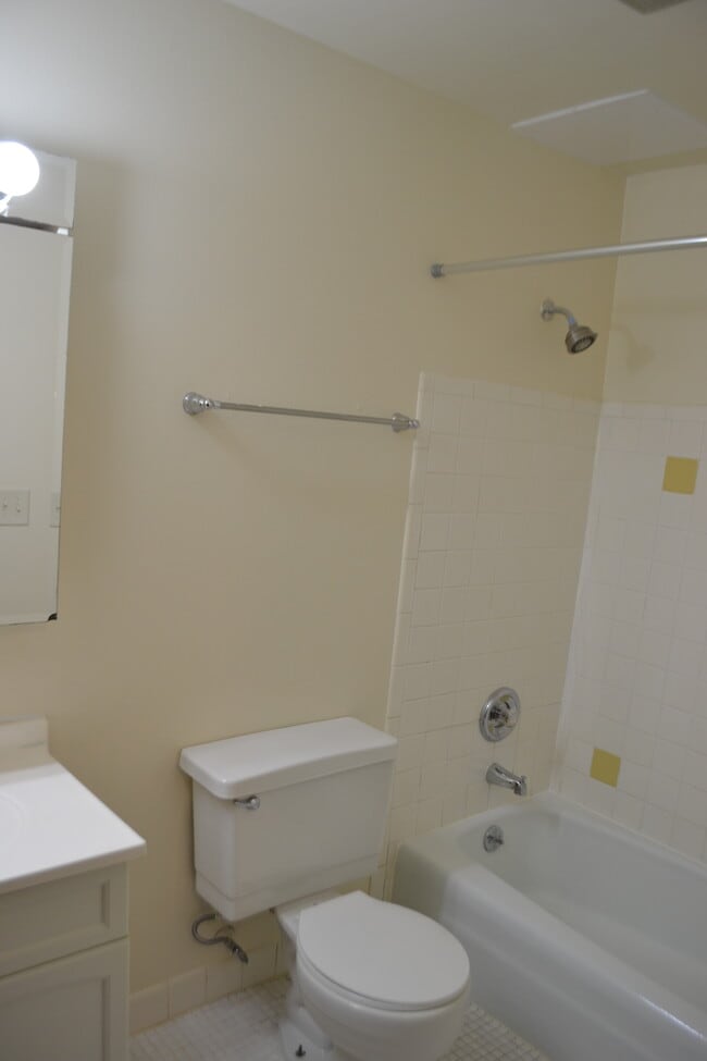 Quail Hollow Apartments