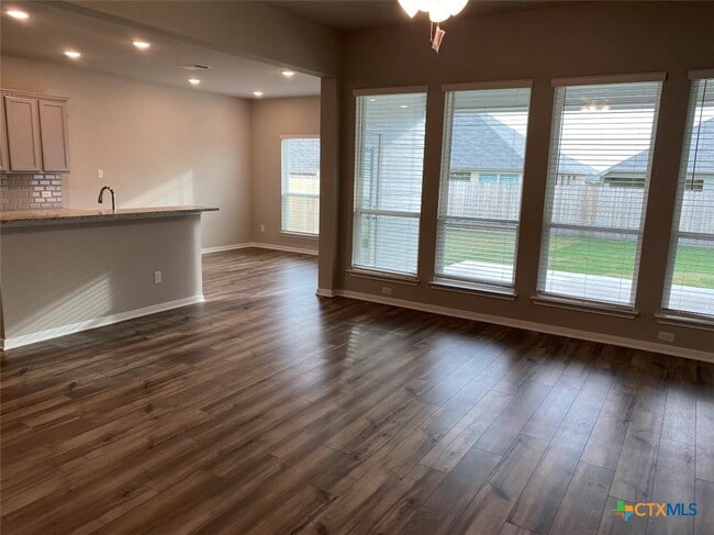 Photo - 10231 Six Shooter Ln