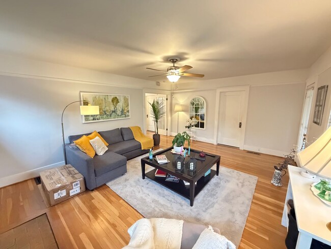 Photo - 2 Bed 1 Bath on a quiet street.