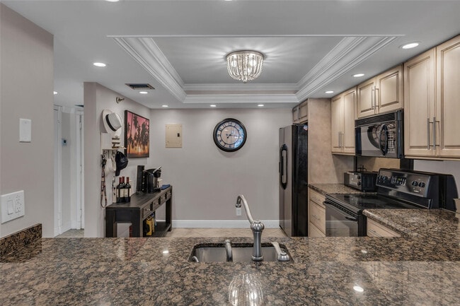 Photo - 2900 NE 14th Street Causeway Unit 202