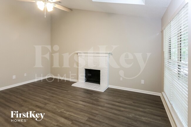 Photo - 204 Coventry Dr