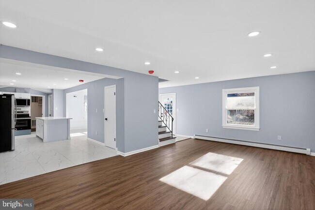 Photo - 78 Barrington Ln