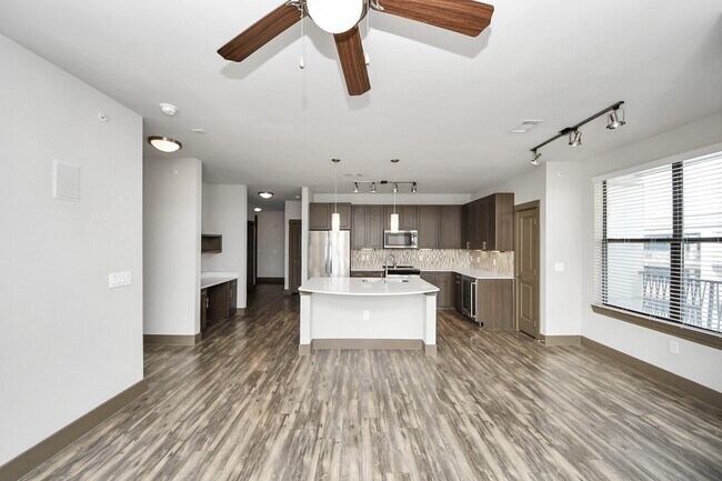 Photo - 5454 State St Unit 1519