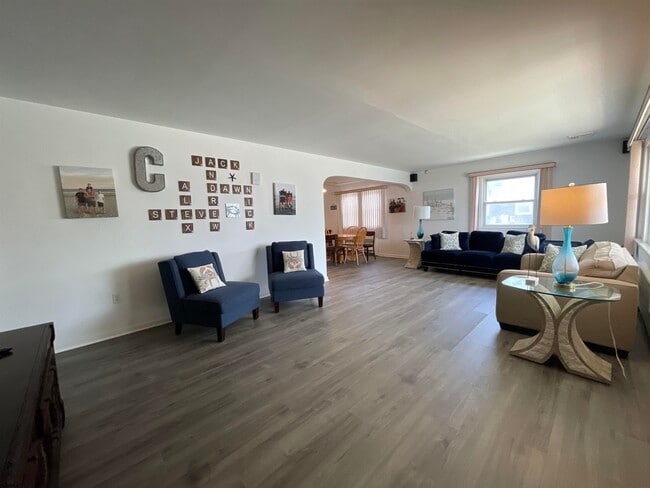Photo - 307 N Essex Ave
