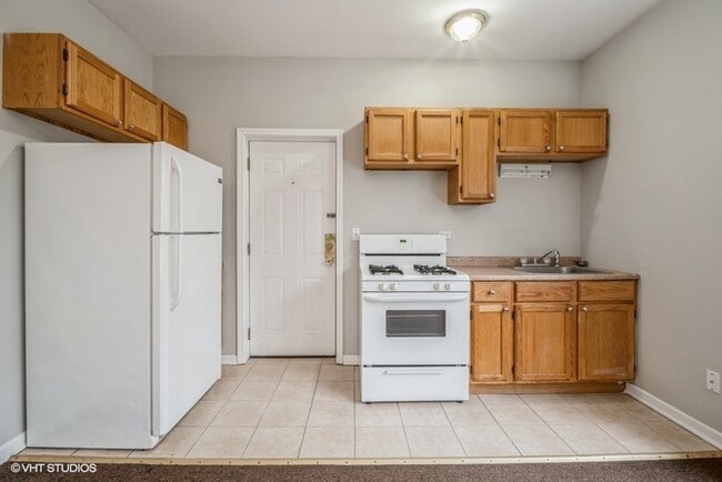 435 E Oakwood Blvd