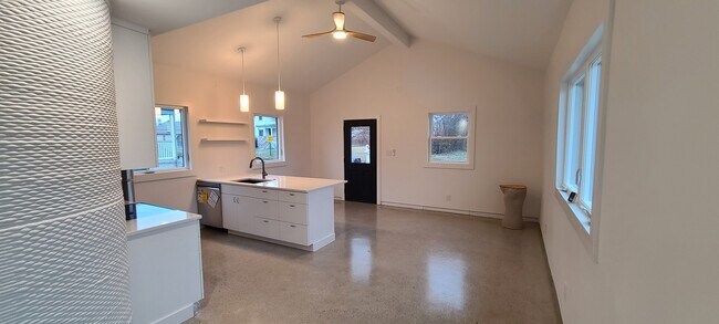 Vaulted ceiling in Great Room - 1444 Sheridan St