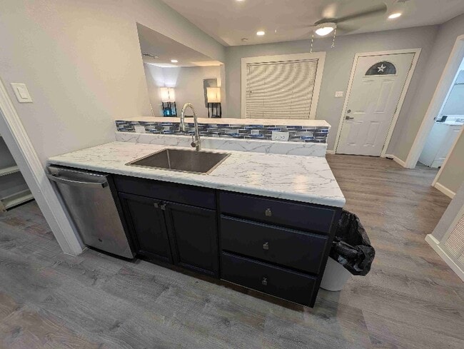 Photo - 907 N Gregg St