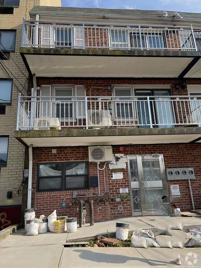 Building Photo - 145-10 34th Ave Unit 3rd FL Rental