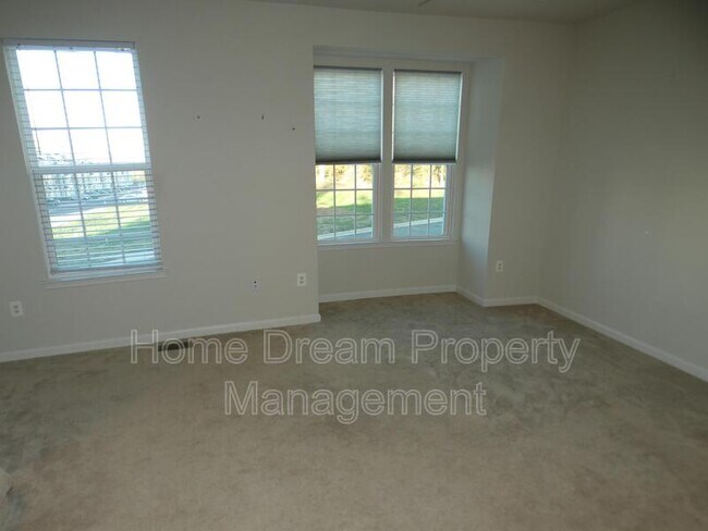 Photo - 6304 Crittenden Ln