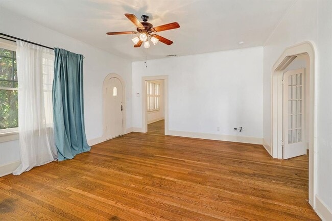 Photo - 1804 Kenwood Ave