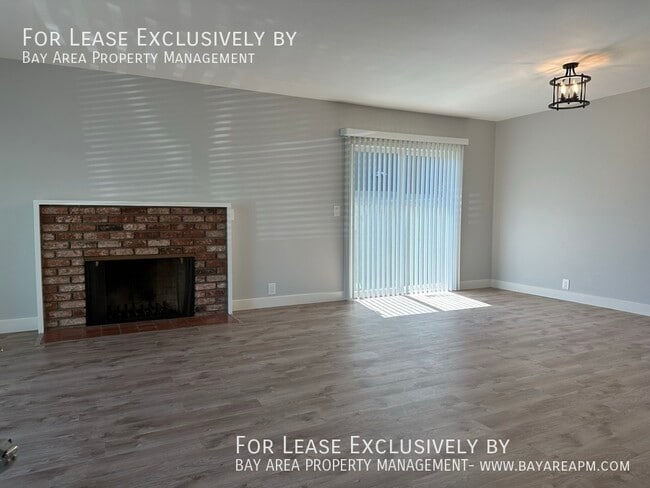 Photo - 2498 Edith Ave