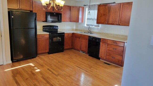 Photo - 1252 Frost Pl