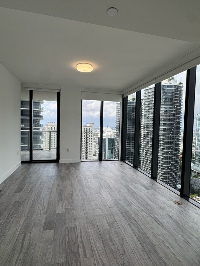 Photo - 1010 Brickell Ave