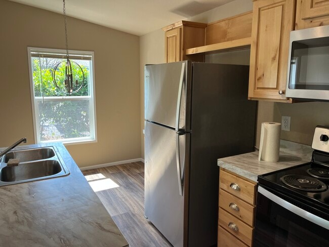 Photo - 9344 N Chicago Ave Unidad B