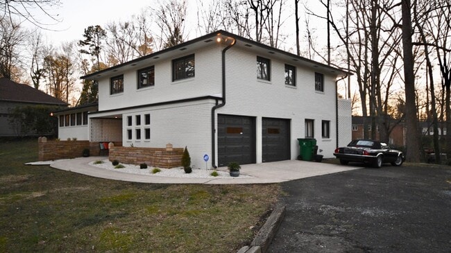 Photo - 5755 Doncaster Dr